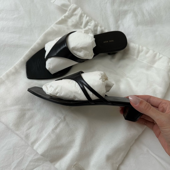 The Row Graphic Thong Sandal in Chocolate - Picture 5 of 10